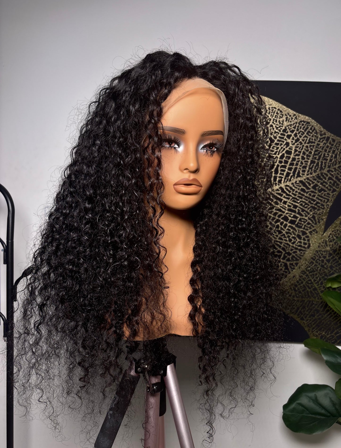 Nina curly wig