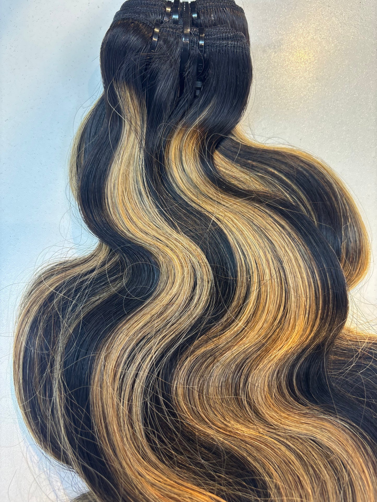 Blonde Highlight Body Wave Virgin Hair Bundle Deal – 4 Bundles (Natural Volume & Flow)